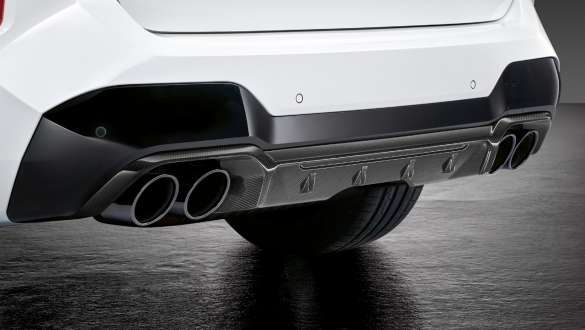 Difuzor spate M din fibră de carbon al unui BMW X3 M Competition F97 LCI Facelift 2021 Difuzor spate M din fibră de carbon al unui BMW X3 M Competition F97 LCI Facelift 2021