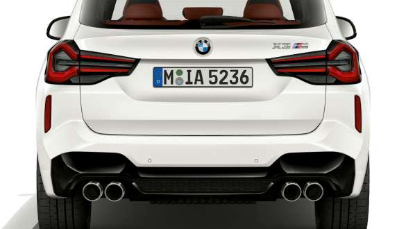 Designul părţii din spate a unui BMW X3 M F97 LCI Facelift 2021 Imagine din partea din spate a unui BMW X3 M F97 LCI Facelift 2021 Alb Alpine