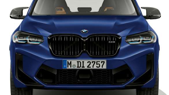 Designul frontal al unui BMW X3 M Competition F97 LCI Facelift 2021 Imagine din partea din faţă cu designul frontal al unui BMW X3 M Competition F97 LCI Facelift 2021 în Albastru Frozen Marina Bay