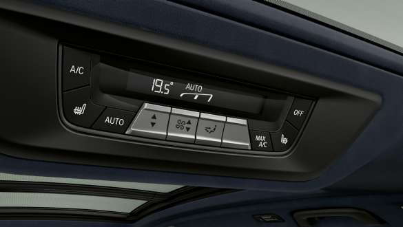 Aerul condiţionat automat cu reglare pe 5 zone al modelelor BMW X7 M Imagine cu interiorul modelelor BMW X7 M cu aerul condiţionat automat cu reglare pe 5 zone în prim-plan, G07