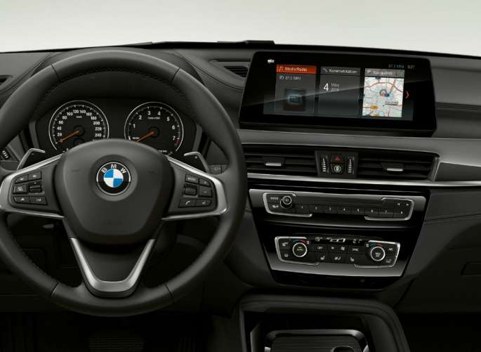 Interiorul BMW X1, Model xLine Interiorul BMW X1, Model xLine cu accent pe habitaclu