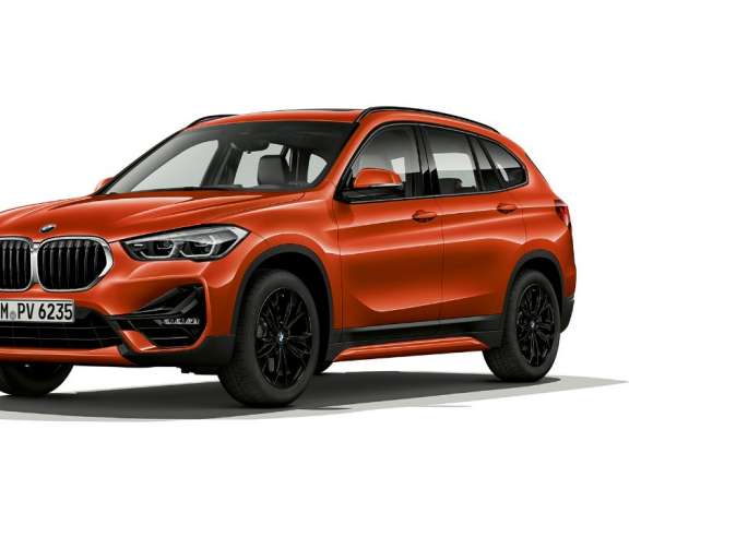 Imagine cu trei sferturi din partea frontală a BMW X1, Model Sport Line Imagine din studio cu trei sferturi din partea frontală a BMW X1, Model Sport Line