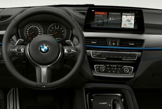 Interiorul BMW X1, Model M Sport Interiorul BMW X1, Model M Sport cu accent pe habitaclu
