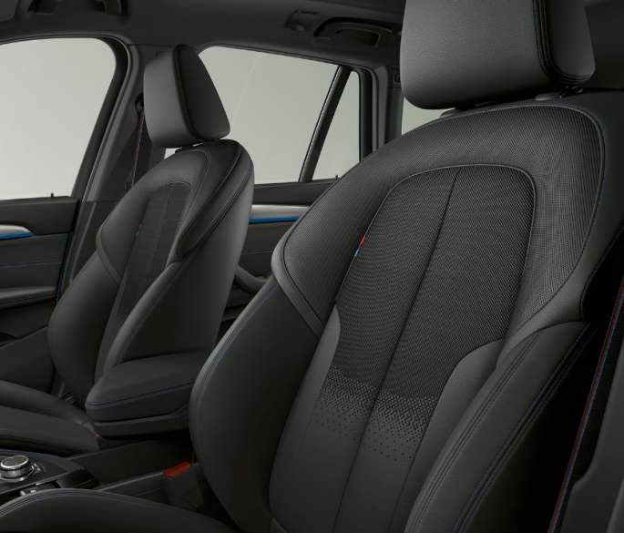 Tapiţerie BMW X1, Model M Sport Interiorul BMW X1, Model M Sport cu accent pe tapiţerie