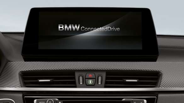 Panoul de instrumente al BMW X2, F39 Imagine în prim-plan cu panoul de instrumente al BMW X2, F39, 2018