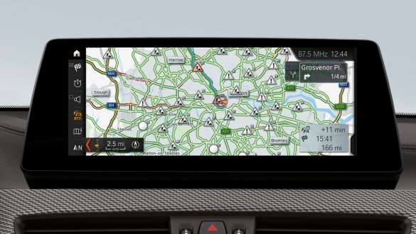 Informaţii din trafic în timp real a BMW X2, F39 Imagine în prim-plan cu funcţia Informaţii din trafic în timp real a BMW X2, F39, 2018