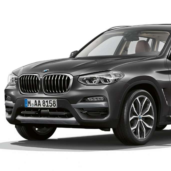 Imagine cu trei sferturi din partea frontală a BMW X3 M40i, Model xLine Imagine cu trei sferturi din partea frontală a BMW X3 M40i, Model xLine