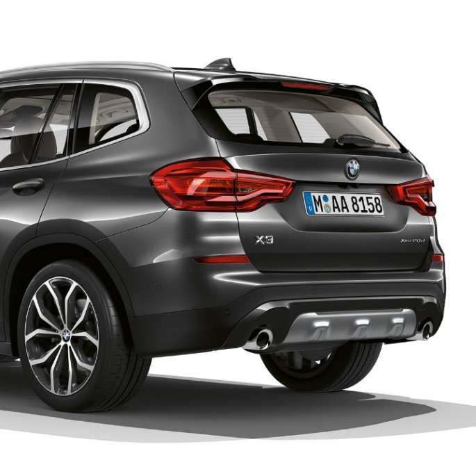 Imagine cu trei sferturi din partea spate a BMW X3 M40i, Model xLine Imagine cu trei sferturi din partea spate a BMW X3 M40i, Model xLine