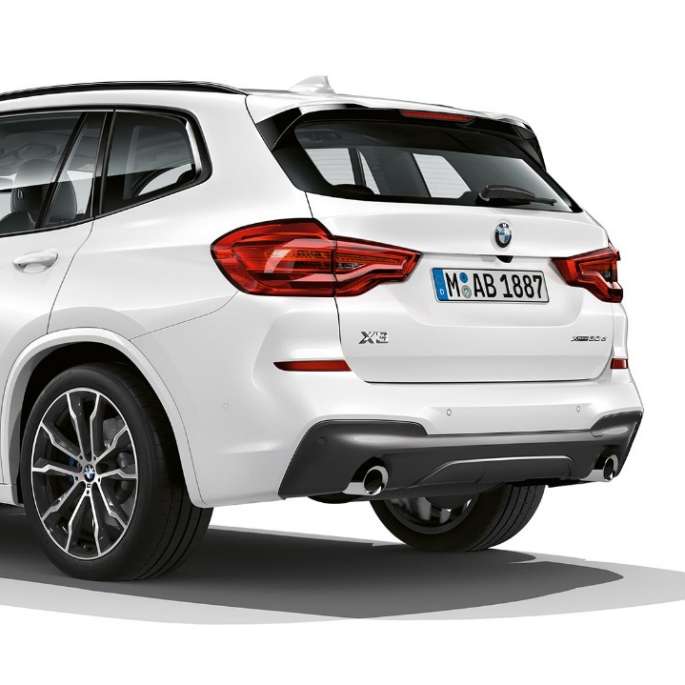 Imagine cu trei sferturi din partea spate a BMW X3 M40i, Model M Sport Imagine cu trei sferturi din partea spate a BMW X3 M40i, Model M Sport