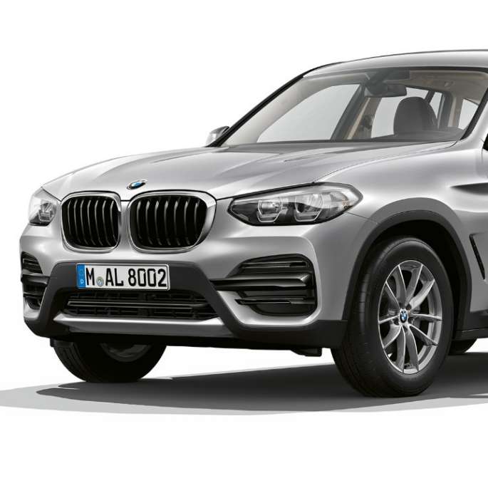 Imagine cu trei sferturi din partea frontală a BMW X3, Model de bază Imagine cu trei sferturi din partea frontală a BMW X3, Model de bază