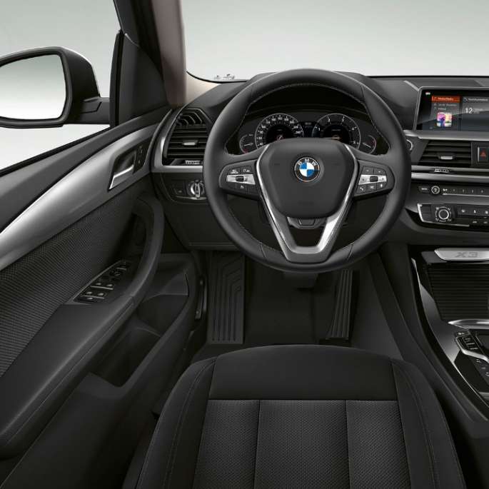 Interiorul BMW X3, Model de bază Interiorul BMW X3, Model de bază