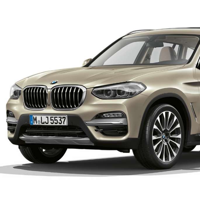Imagine cu trei sferturi din partea frontală a BMW X3 M40i, Model Luxury Line Imagine cu trei sferturi din partea frontală a BMW X3 M40i, Model Luxury Line