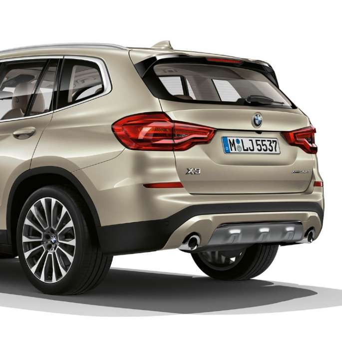 Imagine cu trei sferturi din partea spate a BMW X3 M40i, Model Luxury Line Imagine cu trei sferturi din partea spate a BMW X3 M40i, Model Luxury Line