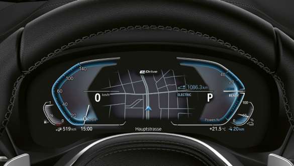 Panoul de instrumente specific modelelor hibride al BMW X3 xDrive30e Panoul de instrumente specific modelelor hibride al BMW X3 xDrive30e