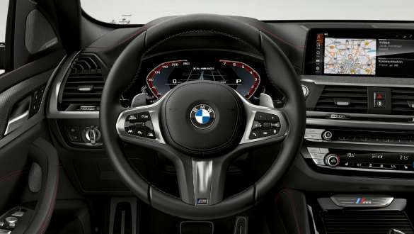 Direcţia sport variabilă a BMW X4 Imagine cu habitaclul BMW X4 cu direcţie sport variabilă, G02, 2018