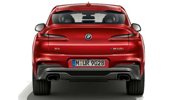 Partea spate şi stopurile BMW X4 Imagine din spate cu stopurile BMW X4 M40i, G02, 2018, în Roşu Flamenco Brilliant Effect