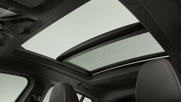 Trapa panoramică a BMW X4 Imagine din interior cu trapa panoramică a BMW X4, G02, 2018