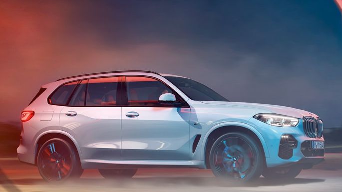 Imagine cu partea laterală a BMW X5 Imagine cu partea laterală a BMW X5, G05, 2018, în Alb Mineral metalizat