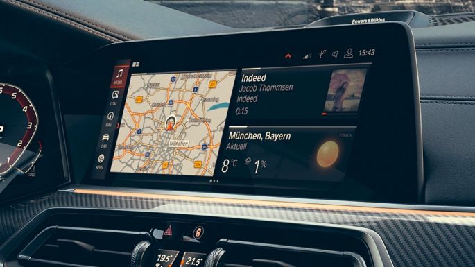 Habitaclu cu ecrane de 12,3”. Imagine cu habitaclul BMW X6 cu ecrane de 12,3”.