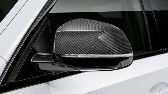 Capacele oglinzilor exterioare M Performance din fibră de carbon ale modelului BMW X6 G06 2019 Imagine din exterior cu capacele oglinzilor exterioare M Performance din fibră de carbon ale modelului BMW X6 G06 2019