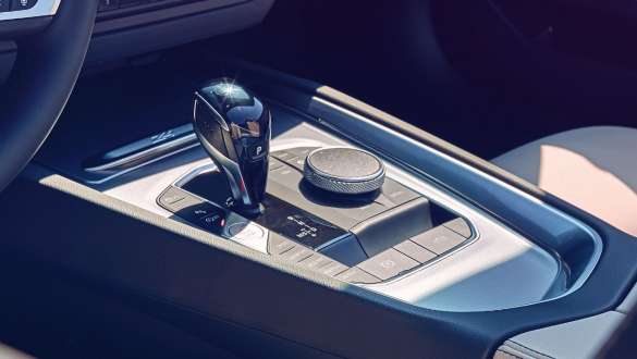 Transmisie Steptronic Sport a BMW Z4 Roadster Transmisie Steptronic Sport: prim-plan al consolei centrale