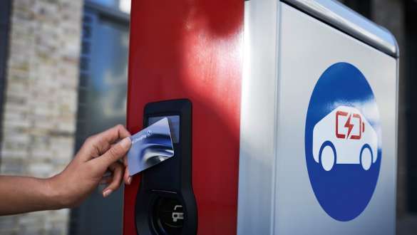 Încărcarea BMW în spații publice, cardul BMW Charging Electromobilitatea BMW, încărcarea automobilului electric, încărcarea în spații publice, cardul BMW Charging