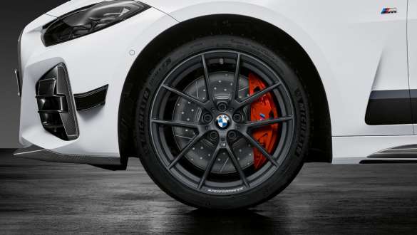 Jantele M Performance din aliaj uşor Y-spoke de 19”, tip 898 M, Gri Gunmetal Frozen ale BMW Seria 4 Coupé G22, cu accesorii M Performance Imagine de detaliu cu jantele M Performance din aliaj uşor Y-spoke de 19”, tip 898 M, Gri Gunmetal Frozen ale BMW Seria 4 Coupé G22, cu accesorii M Performance
