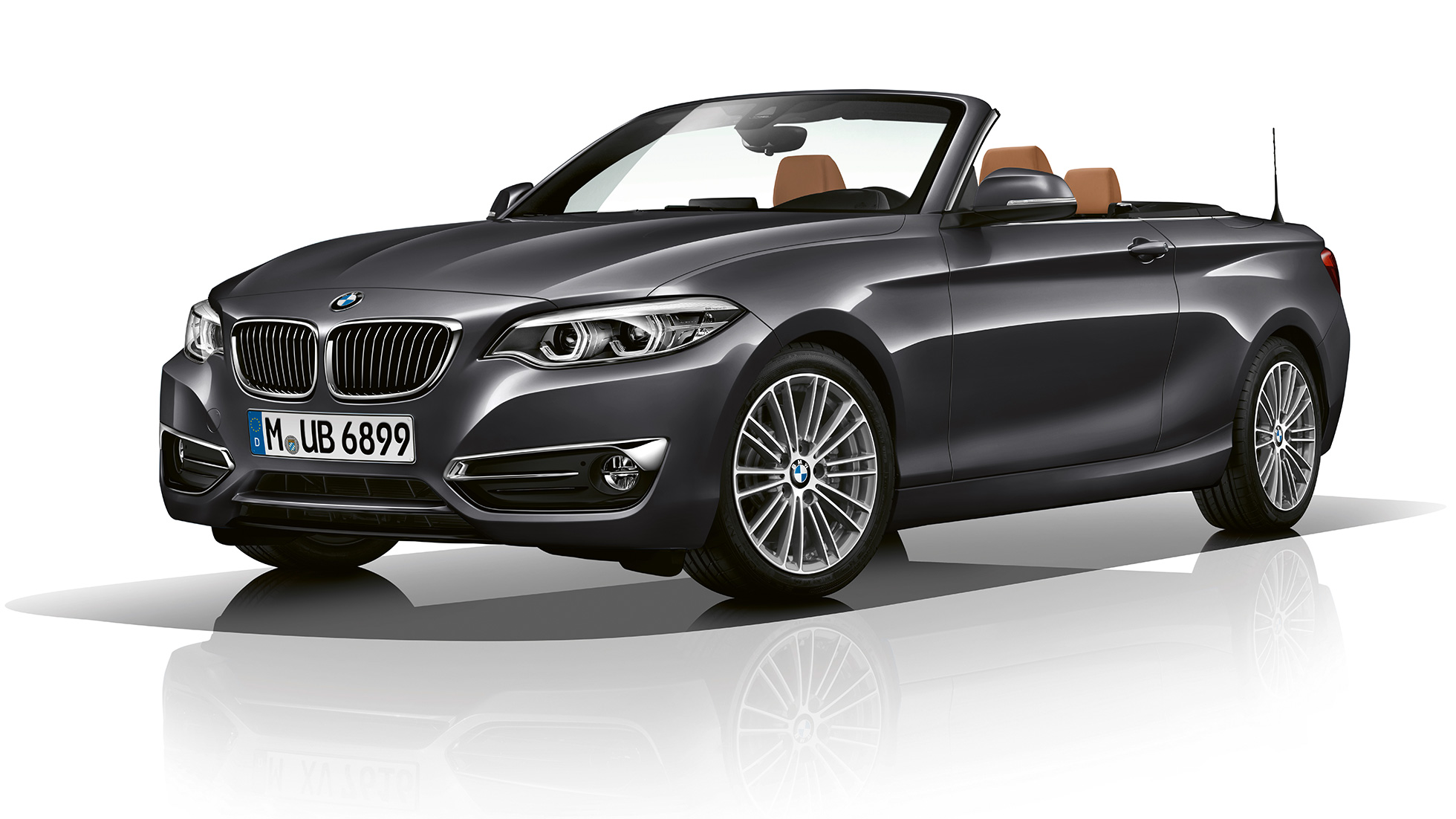 Imagine cu trei sferturi din partea frontală a BMW Seria 2 Cabriolet, Model Luxury Line Imagine cu trei sferturi din partea frontală a BMW Seria 2 Cabriolet, Model Luxury Line