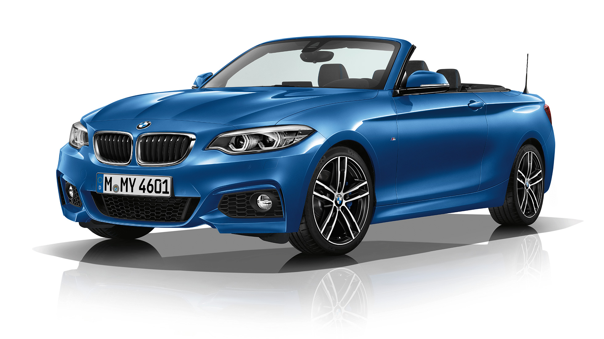 Imagine cu trei sferturi din partea frontală a BMW Seria 2 Cabriolet, Model M Sport Imagine cu trei sferturi din partea frontală a BMW Seria 2 Cabriolet, Model M Sport