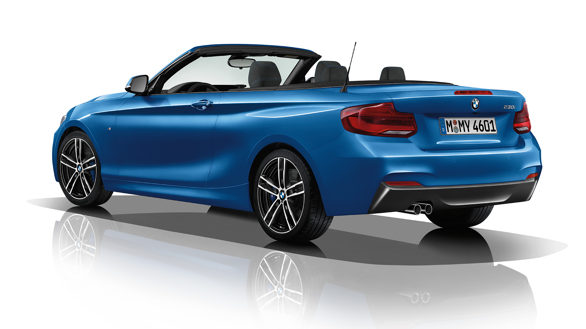 Imagine cu trei sferturi din partea spate a BMW Seria 2 Cabriolet, Model M Sport Imagine cu trei sferturi din partea spate a BMW Seria 2 Cabriolet, Model M Sport