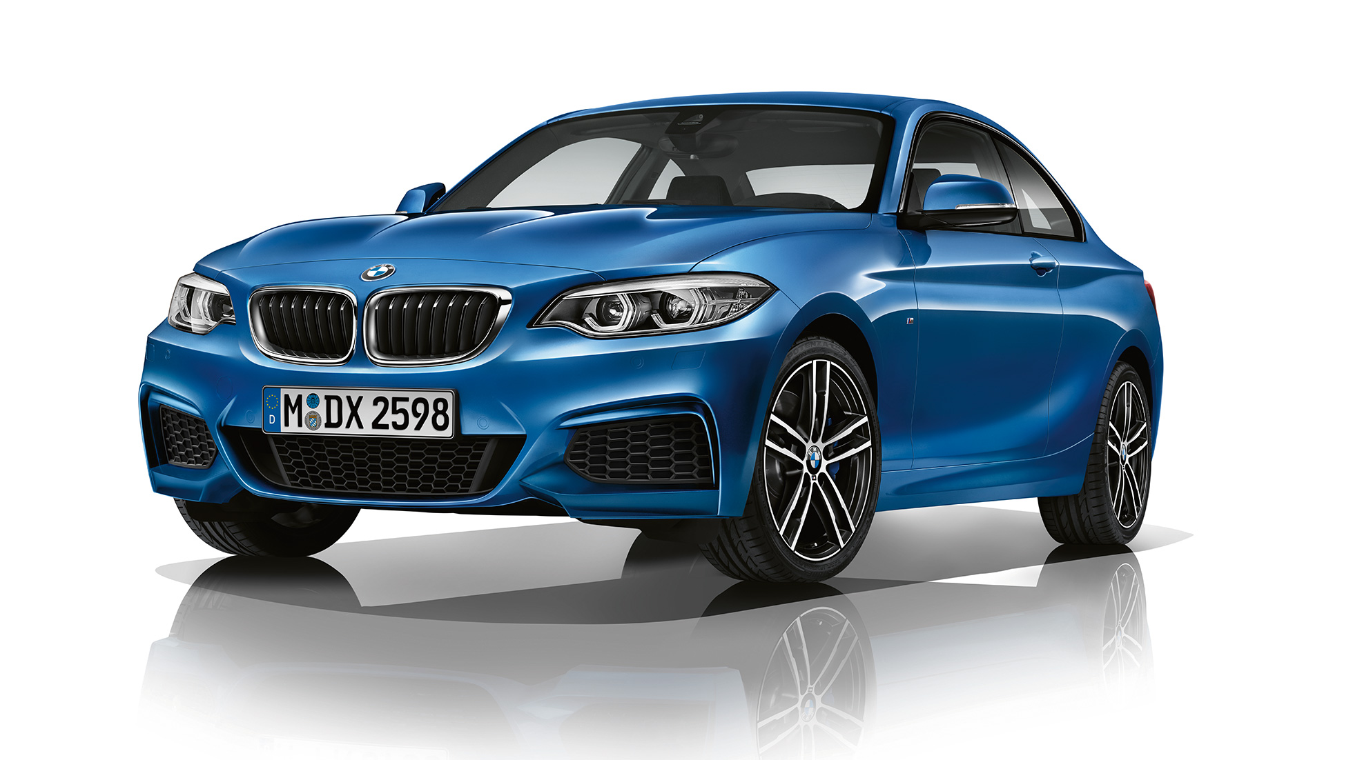Imagine cu trei sferturi din partea frontală a BMW Seria 2 Coupé, Model M Sport Imagine cu trei sferturi din partea frontală a BMW Seria 2 Coupé, Model M Sport