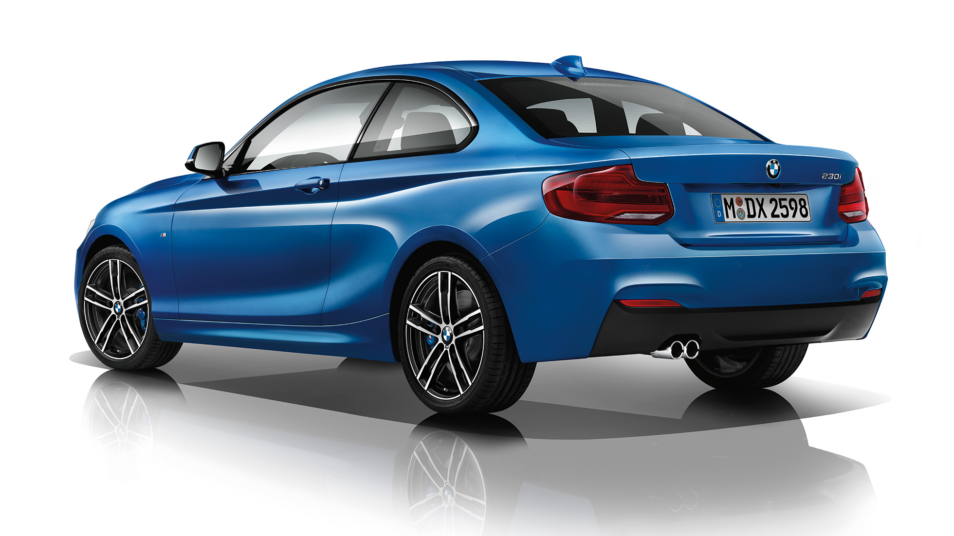 Imagine cu trei sferturi din partea spate a BMW Seria 2 Coupé, Model M Sport Imagine cu trei sferturi din partea spate a BMW Seria 2 Coupé, Model M Sport