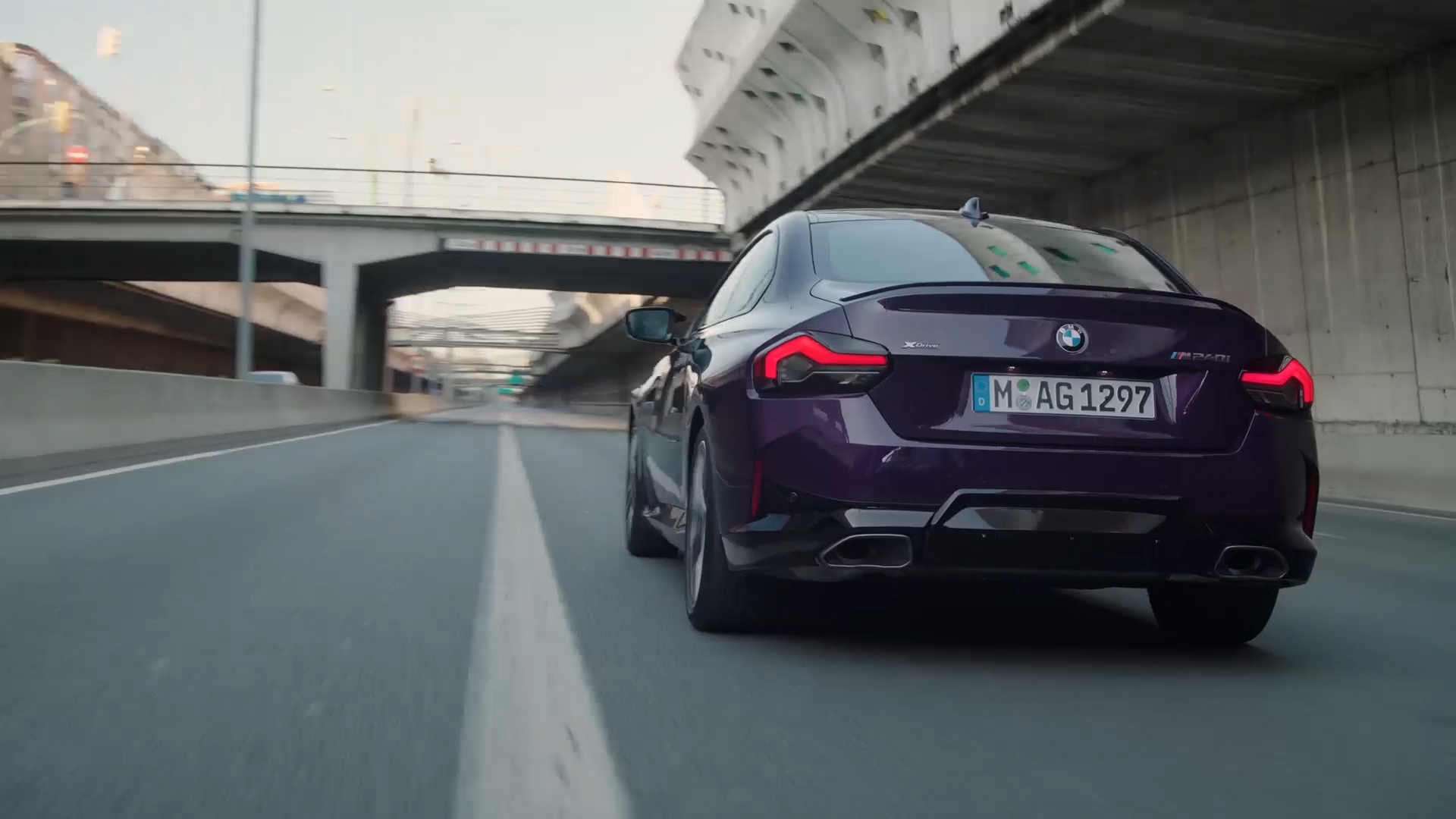 Video: dinamica de condus a BMW Seria 2 Coupé G42 2021 Video: dinamica de condus a BMW Seria 2 Coupé G42 2021