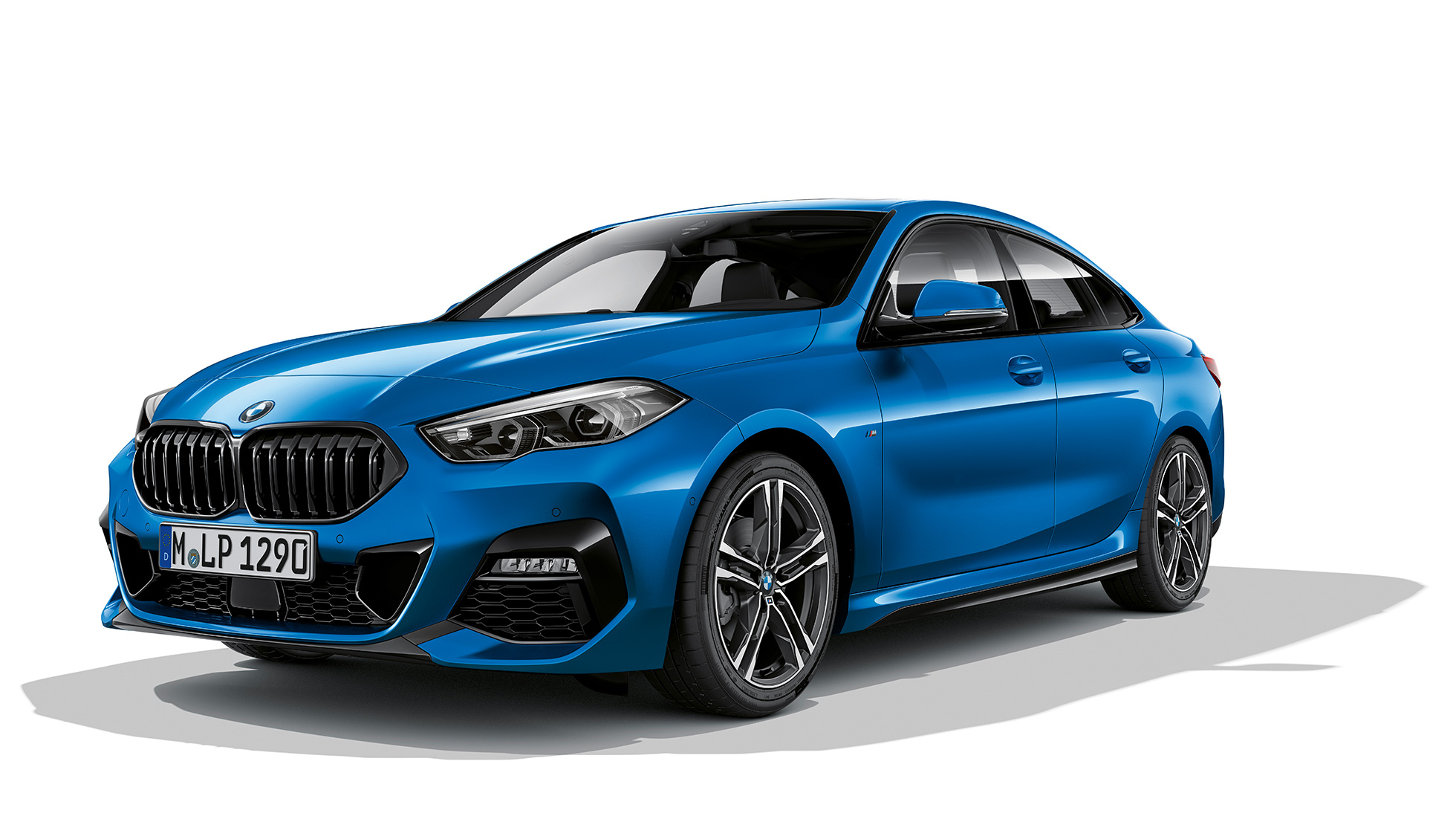 Jantele M din aliaj uşor ale BMW Seria 2 Gran Coupé, Model M Sport Imagine în prim-plan cu jantele M din aliaj uşor ale BMW Seria 2 Gran Coupé, Model M Sport, în Albastru Misano metalizat, F44