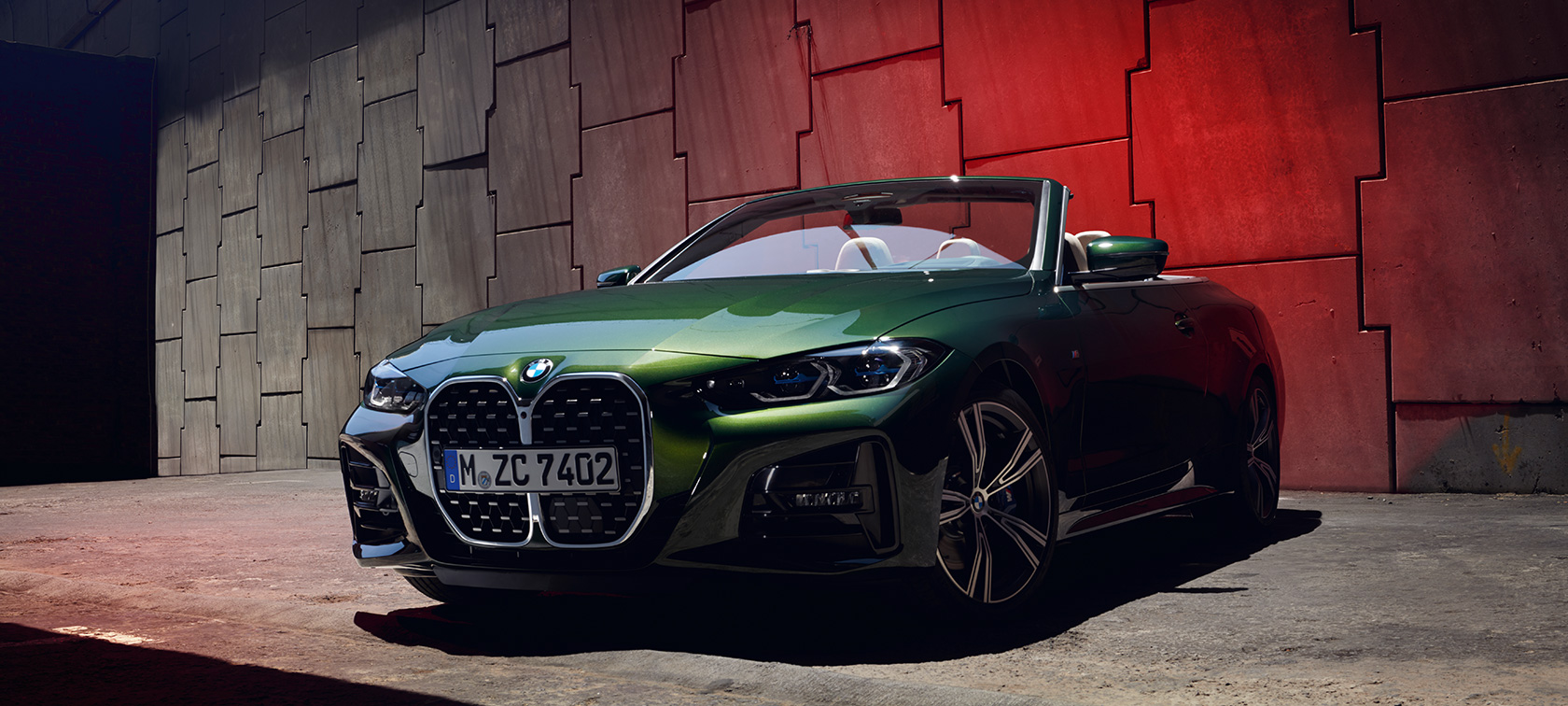 Imagine cu trei sferturi din partea frontală a BMW Seria 4 Cabriolet G23 2020 Imagine cu trei sferturi din partea frontală a BMW Seria 4 Cabriolet G23 2020, Verde Sanremo