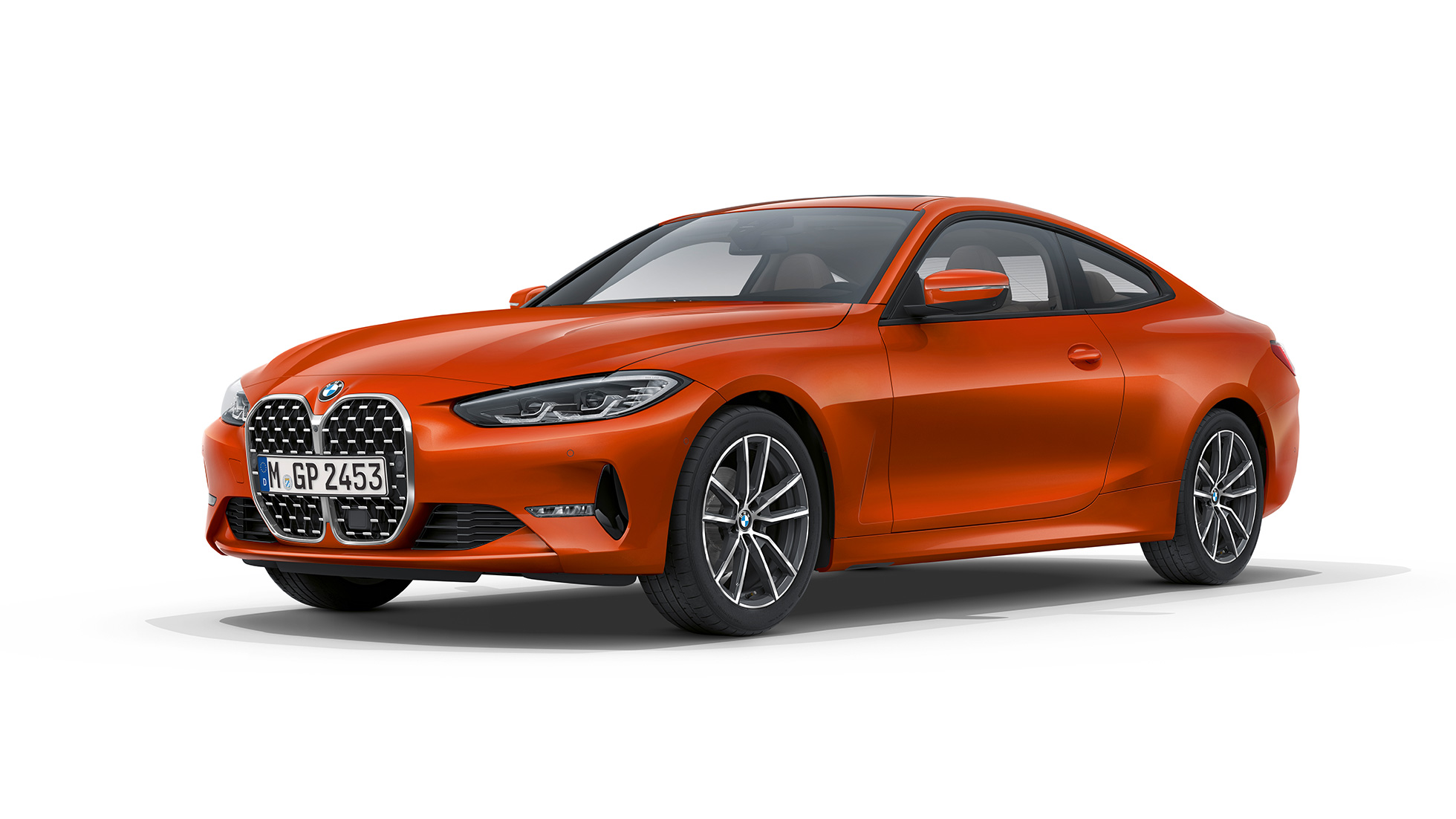 Imagine cu trei sferturi din partea frontală a BMW Seria 4 Coupé, G22, 2020, cu echipamente de bază Imagine cu trei sferturi din partea frontală a BMW Seria 4 Coupé, G22, 2020, în Portocaliu Sunset metalizat, cu echipamente de bază