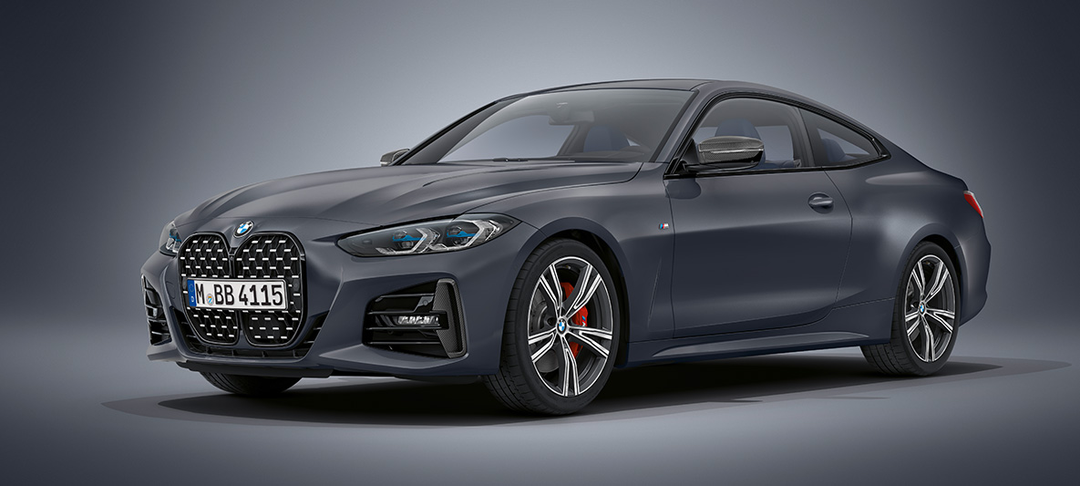 BMW Seria 4 Coupé Individual, G22, 2020, în Gri Frozen Deep metalizat de la BMW Individual Imagine cu trei sferturi din partea frontală a BMW Seria 4 Coupé Individual, G22, 2020, în Gri Frozen Deep metalizat, staţionând