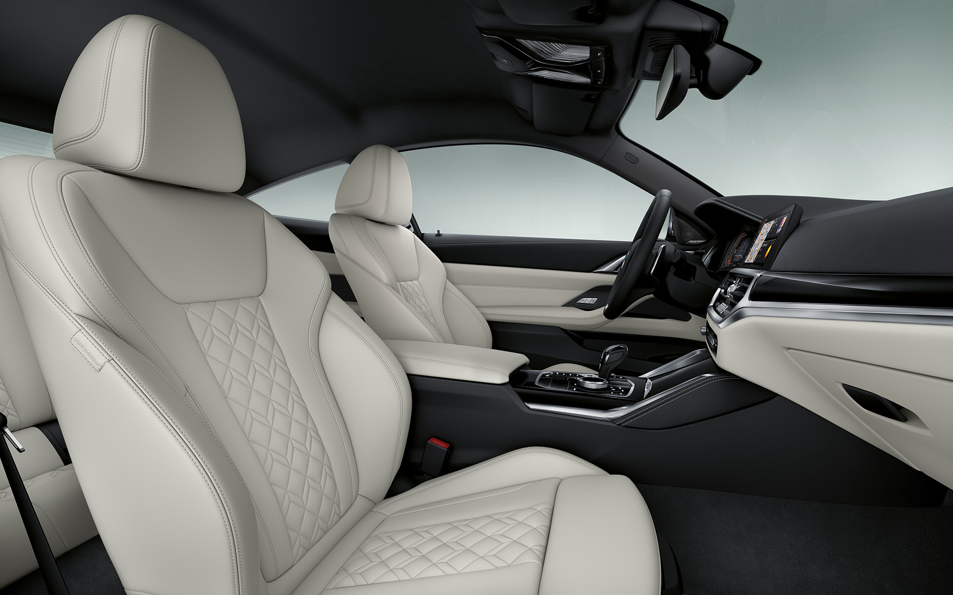 Panoul de bord cu ornamentele BMW Individual din piele Merino cu conţinut extins Alb Ivory de la BMW Individual ale BMW Seria 4 Coupé Individual, G22, 2020 Ornamentele BMW Individual din piele Merino cu conţinut extins Alb Ivory de la BMW Individual ale BMW Seria 4 Coupé Individual, G22, 2020