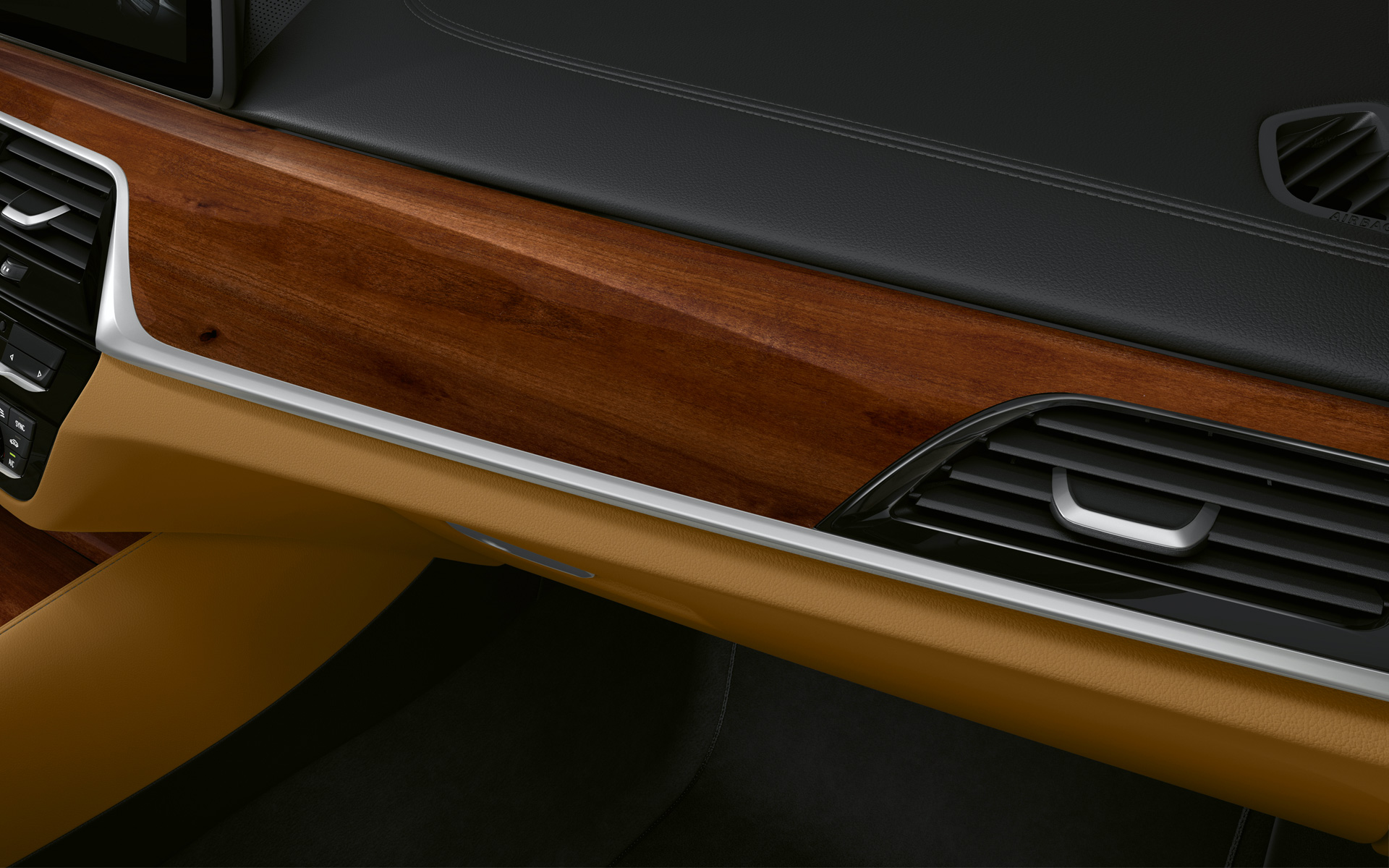 Habitaclul BMW Seria 5 Sedan G30 LCI cu ornamente BMW Individual cu detalii de lemn fin maro prună lucios cu detalii în Crom Pearl Habitaclul BMW Seria 5 Sedan G30 LCI 2020 Facelift cu ornamente BMW Individual cu detalii de lemn fin maro prună lucios cu detalii în Crom Pearl