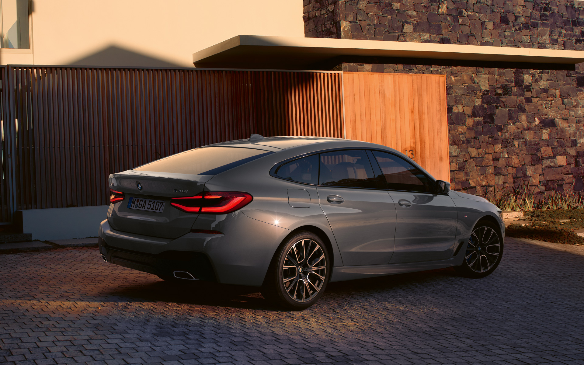 Imagine cu designul părţii spate a BMW Seria 6 Gran Turismo 640i xDrive, G32, 2020, în Gri Bernina