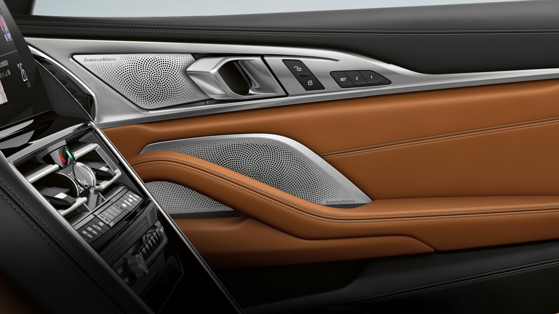 Imagine din interiorul BMW M850i xDrive cu sistemul de sunet surround Bowers & Wilkins Diamond. Imagine din interiorul BMW M850i xDrive cu sistemul de sunet surround Bowers & Wilkins Diamond.