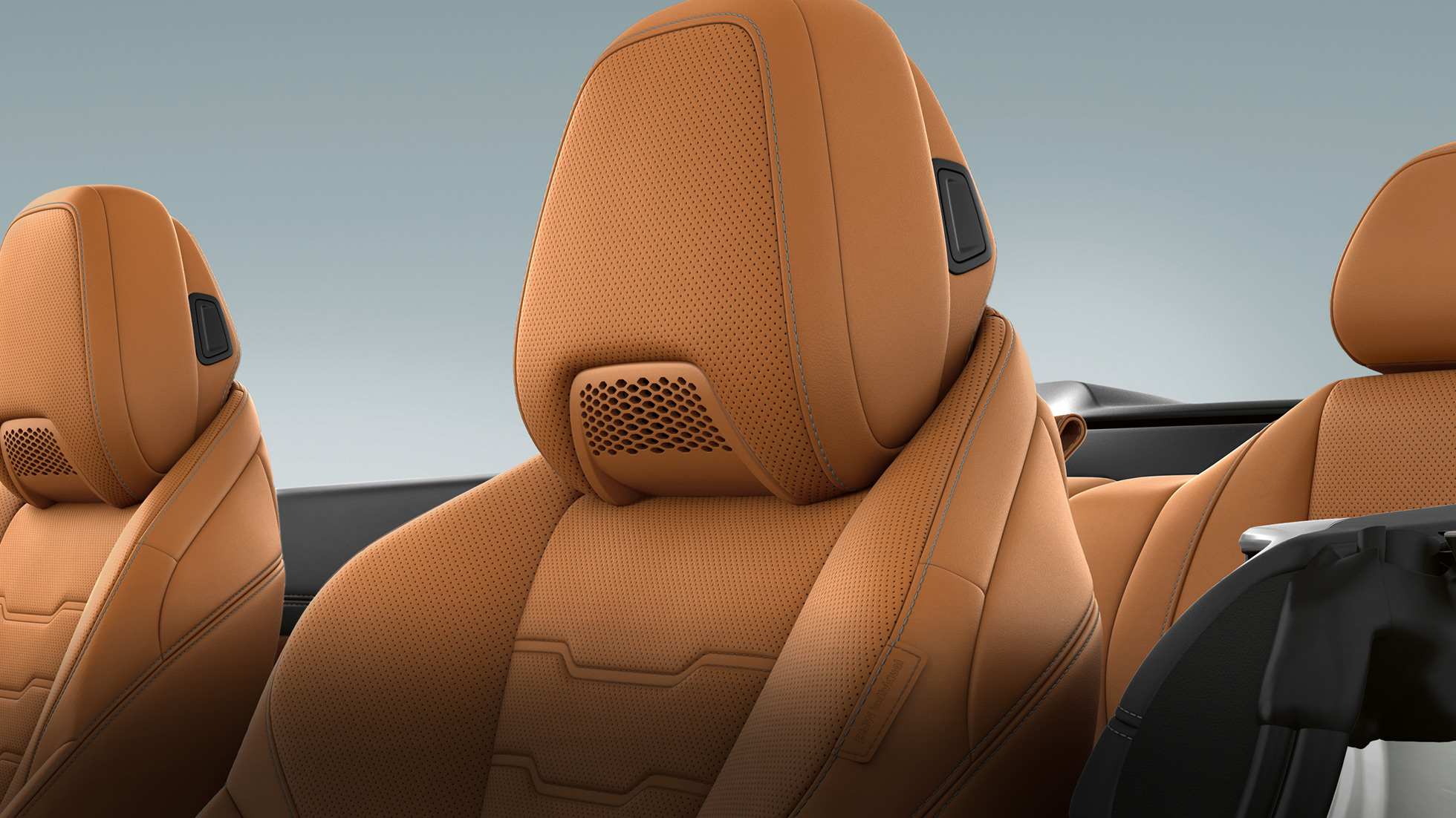 Imagine cu scaunele multifuncţionale ale BMW M850i xDrive tapiţate în piele Merino şi sistem de încălzire integrat în tetiere. Imagine cu scaunele multifuncţionale ale BMW M850i xDrive tapiţate în piele Merino şi sistem de încălzire integrat în tetiere.