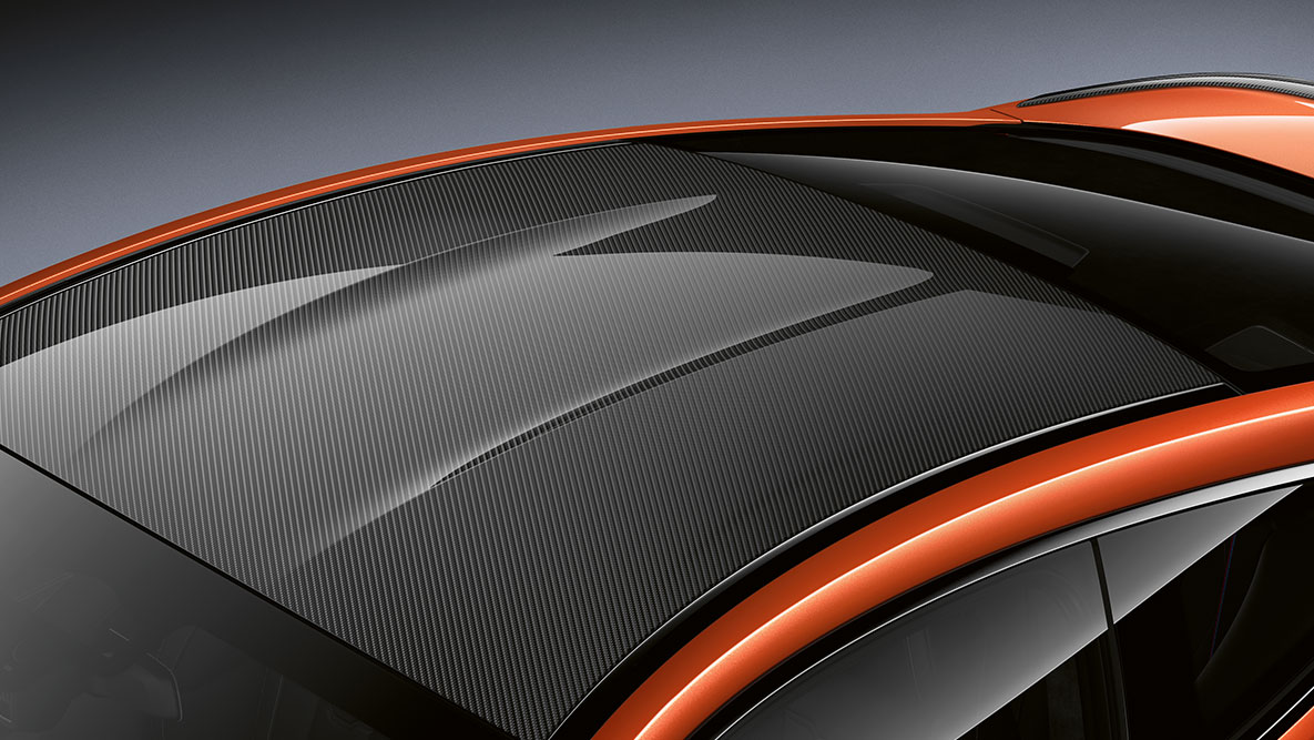 Plafonul M din carbon al BMW Seria 8 Coupé. Imagine în prim-plan cu plafonul M din carbon al BMW Seria 8 Coupé.