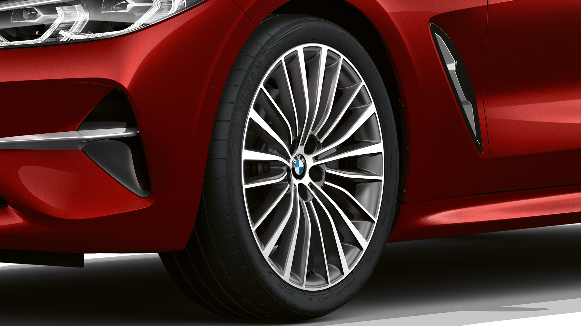 Jantele modelului de bază Imagine cu jantele modelului de bază BMW Seria 8 Gran Coupé