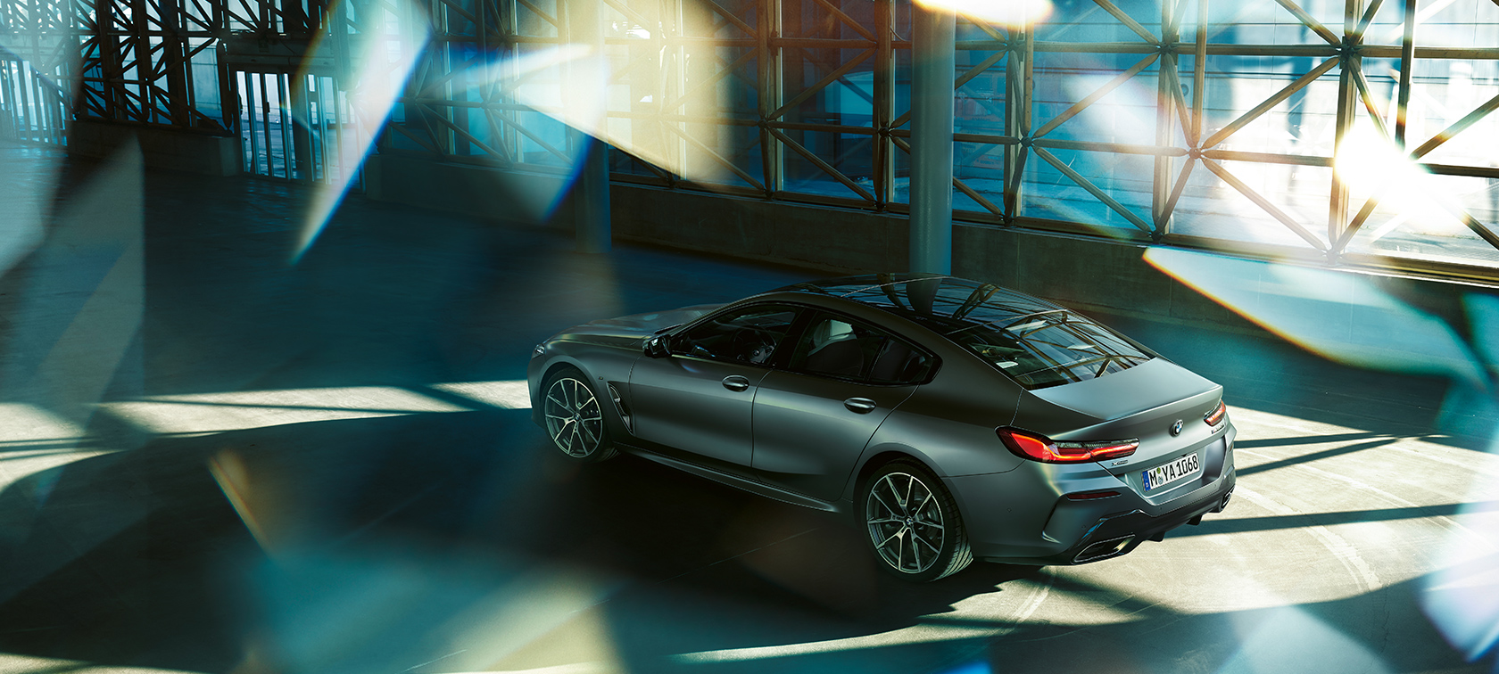 Perspectivă de sus a designului BMW Seria 8 Gran Coupé Designul, informaţiile, datele şi echipamentele BMW Seria 8 Gran Coupé