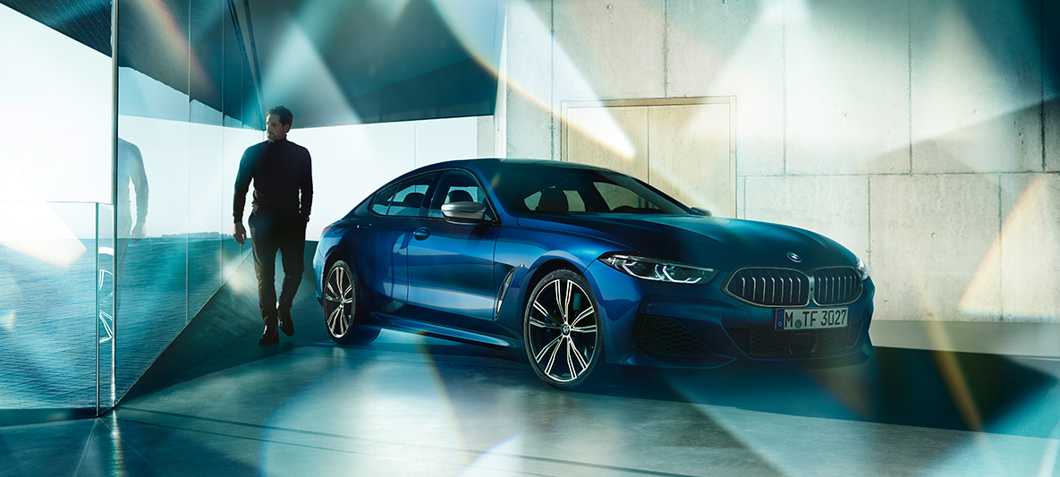 Imagine cu trei sferturi din partea frontală a BMW Individual Seria 8 Gran Coupé Imagine cu trei sferturi din partea frontală a BMW Individual Seria 8 Gran Coupé