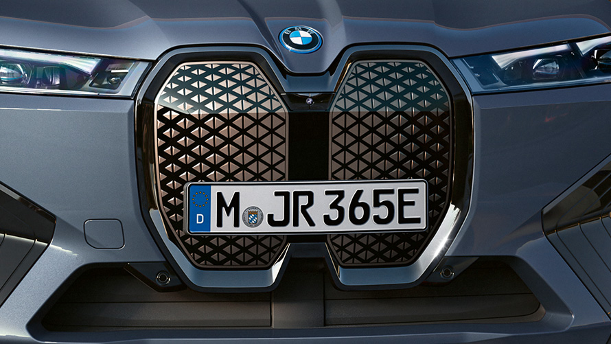 Grila frontală BMW Shy Tech a BMW iX M60 i20 2022, SUV electric, BMW Individual Storm Bay BMW iX M60 i20 2022, SUV electric, BMW Individual Storm Bay, grilă frontală verticală BMW Shy Tech