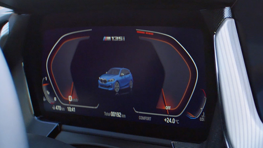 BMW M135i xDrive BMW M135i xDrive în Albastru Misano M
