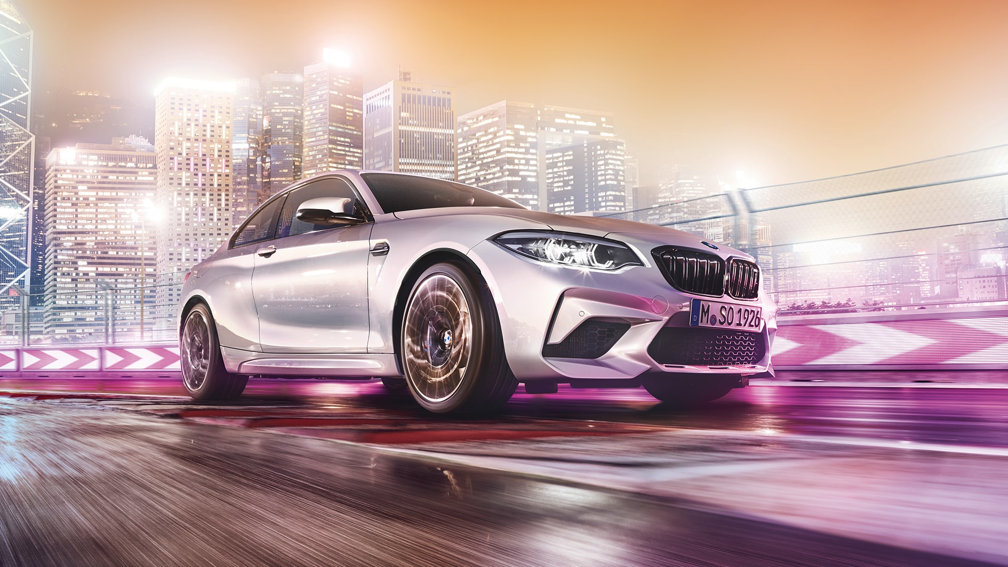 Designul frontal al BMW M2 Competition, F87 Imagine cu trei sferturi din partea frontală a BMW M2 Competition, F87, 2018, în Argintiu Hockenheim metalizat