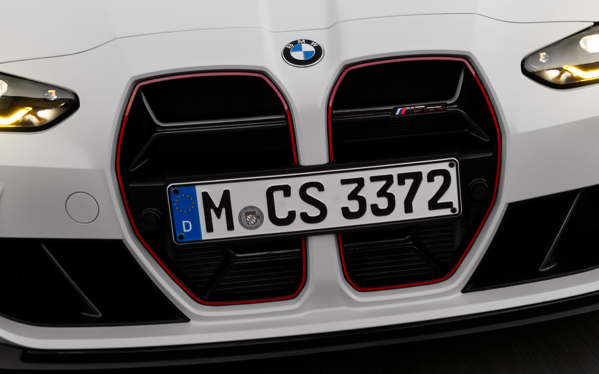 BMW M3 CS grilă frontală specifică CS neagră cu semnătură model special roşie BMW M3 CS grilă frontală specifică CS neagră cu semnătură model special roşie